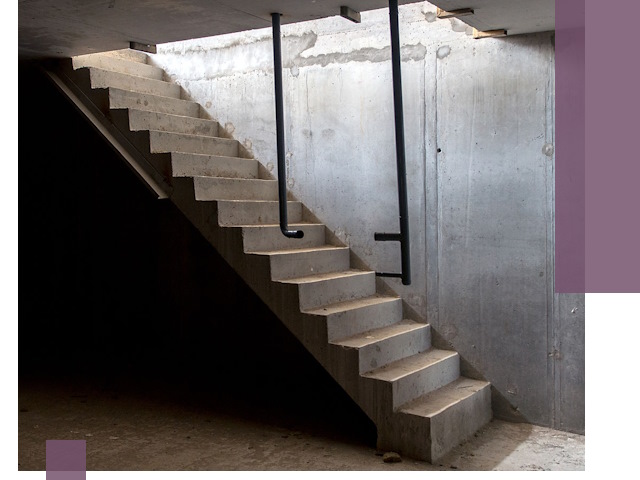 Изготовление и монтаж лестниц в подвале в Североморске