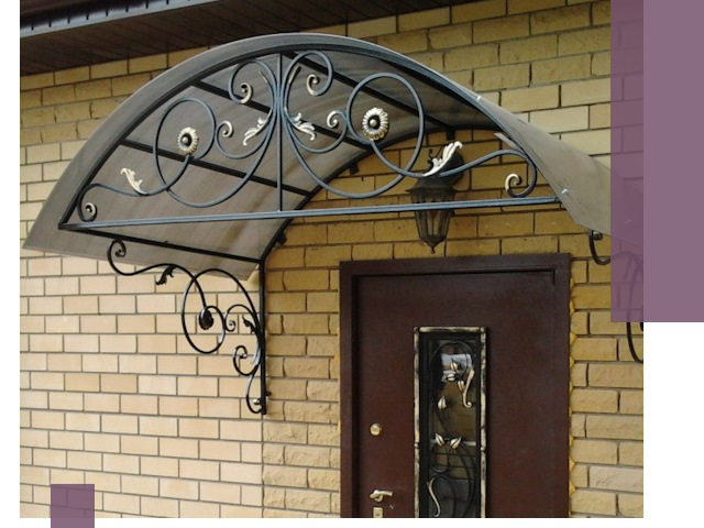 Изготовление козырьков из металла под ключ в Североморске